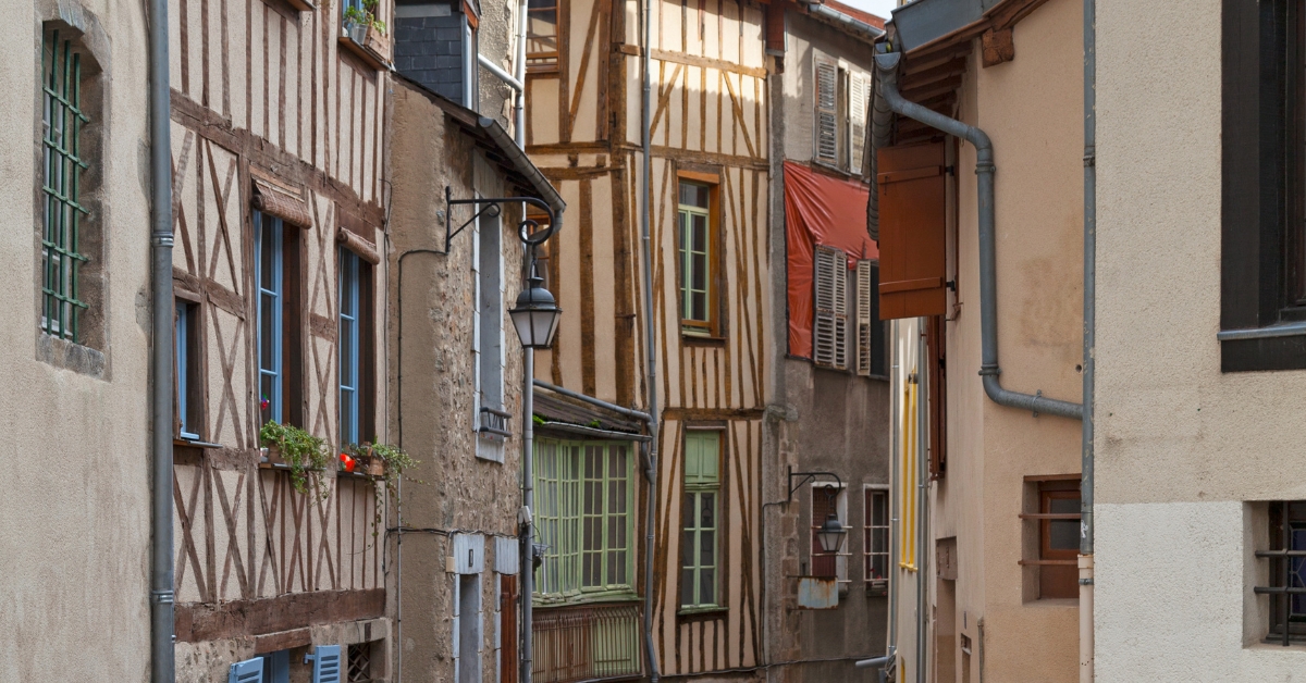 Rue de Gorre Limoges, Half timbered houses and cobbled lane