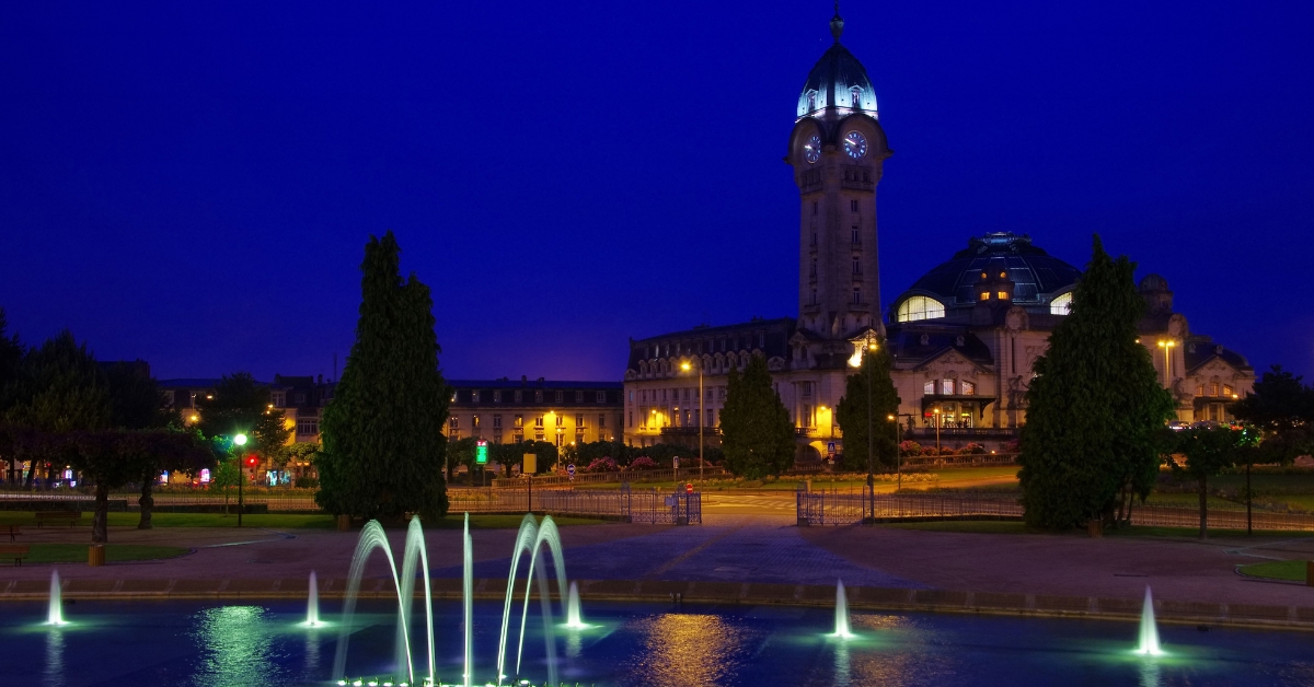 Gare de Limoges and the fountain lit up at night